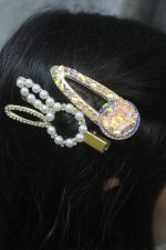 Golden Luxe Pearl & Crystal Hair Clip Set – Pack of 8 - Image 4