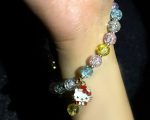 Sweet Sparkle Crackle Bead Bracelet with Hello Kitty Charm (Pack of 1) - Image 3